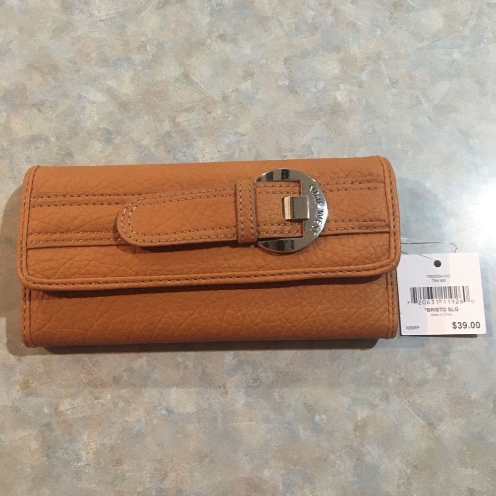 Nine West Wallet, new with tags!